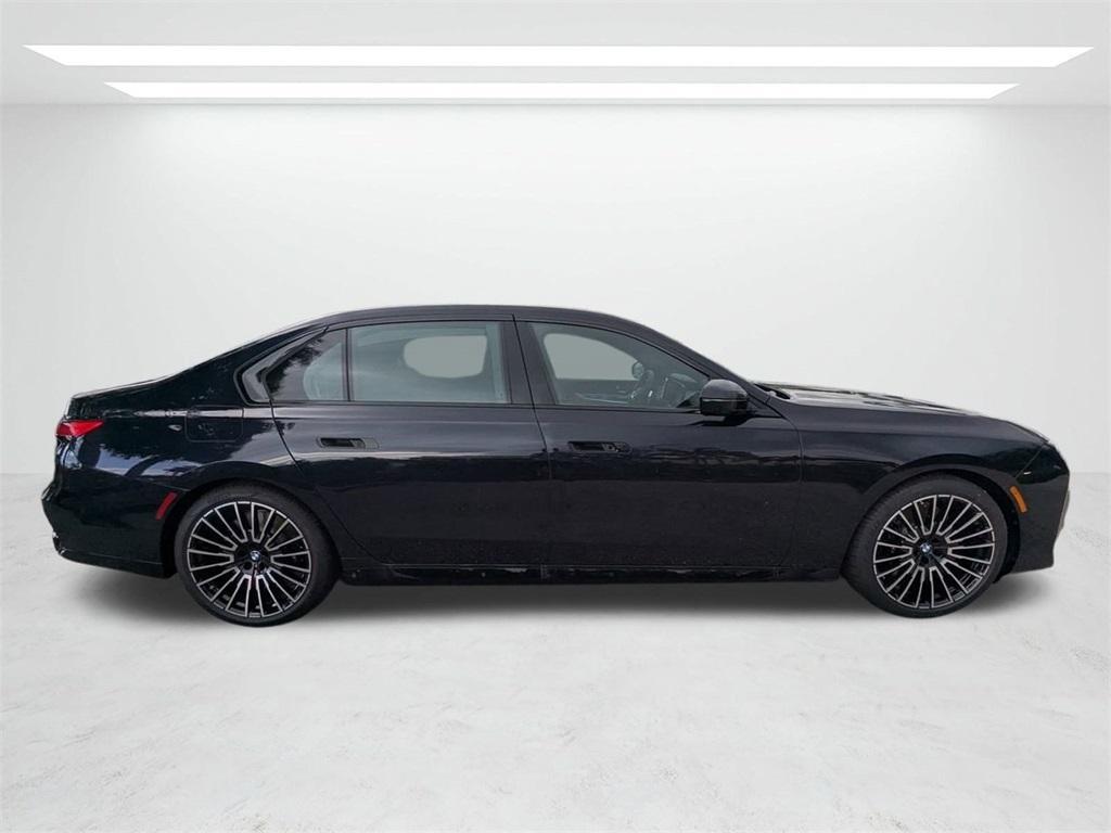 new 2025 BMW 760 car, priced at $132,825