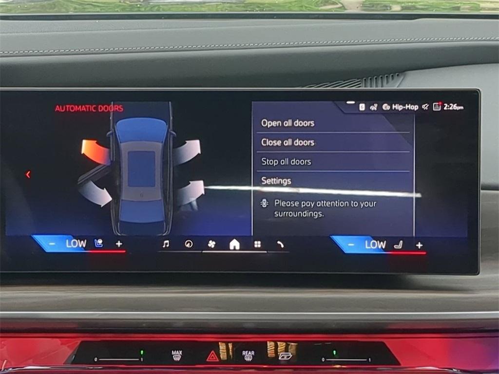 new 2025 BMW 760 car, priced at $132,825