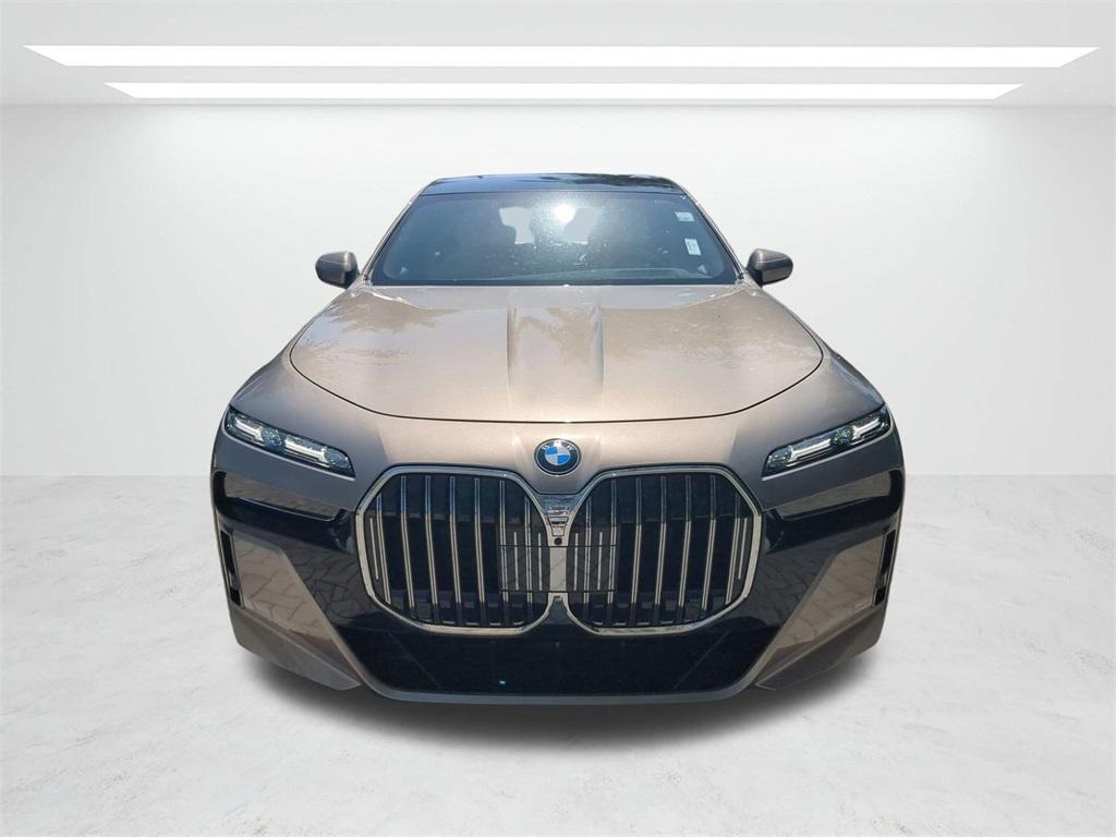 new 2025 BMW 760 car, priced at $132,280