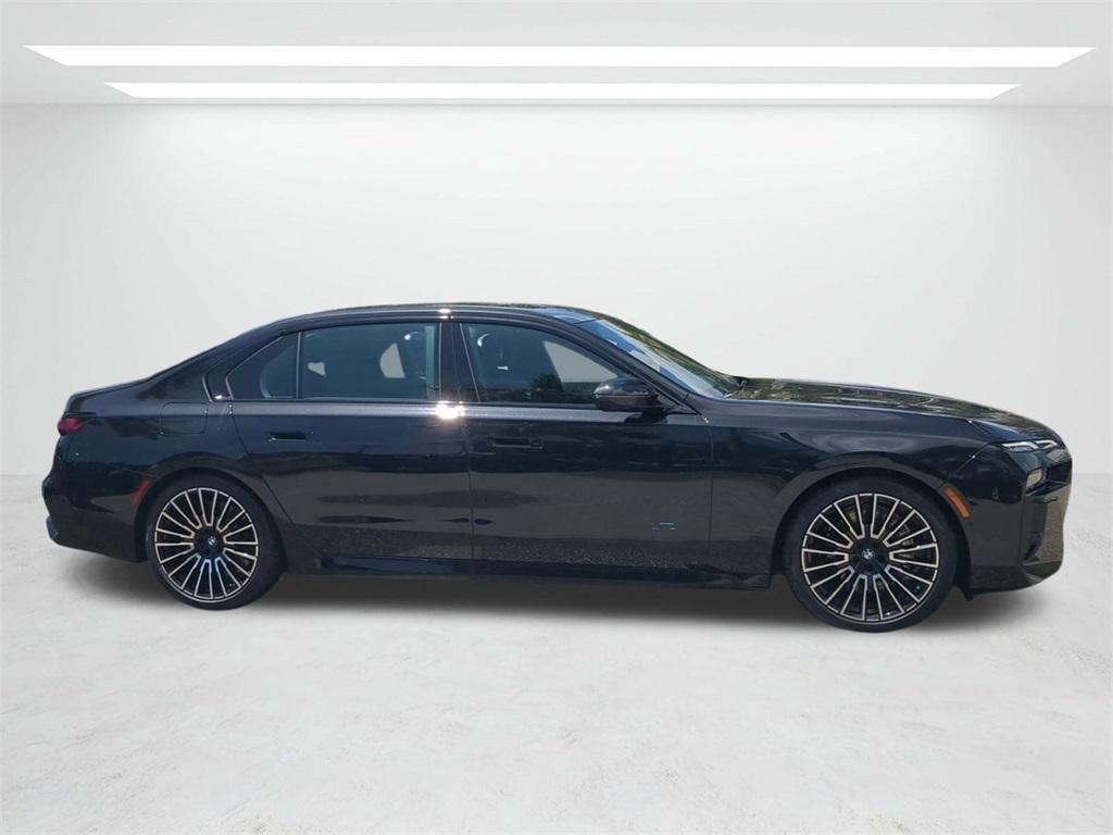 new 2025 BMW 760 car, priced at $130,815