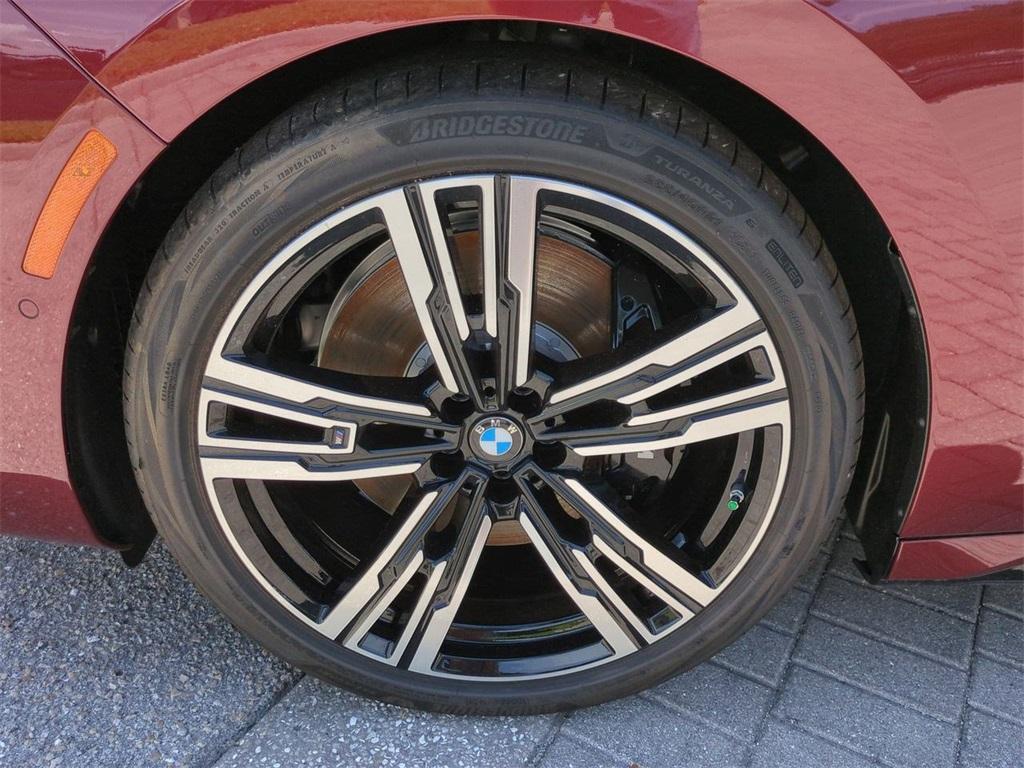 new 2025 BMW 760 car, priced at $132,825