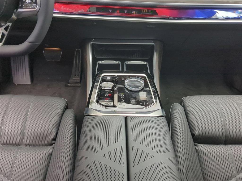 new 2025 BMW 760 car, priced at $129,735