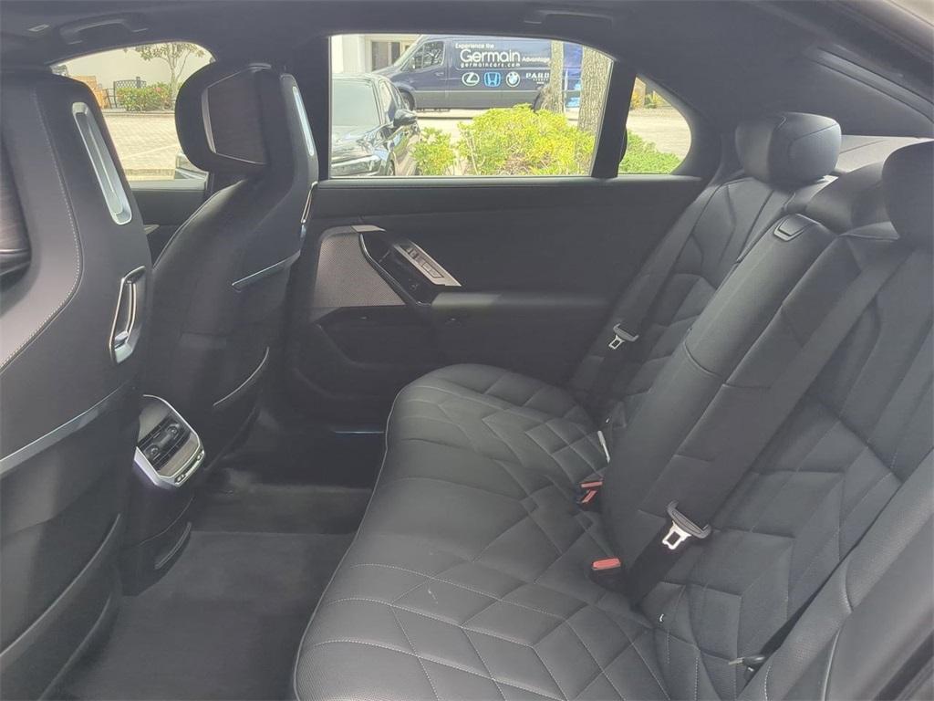 new 2025 BMW 760 car, priced at $129,735