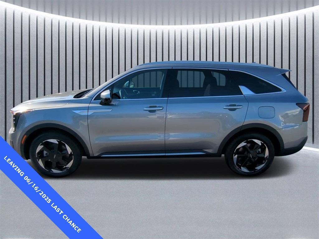 used 2025 Kia Sorento Hybrid car, priced at $40,800