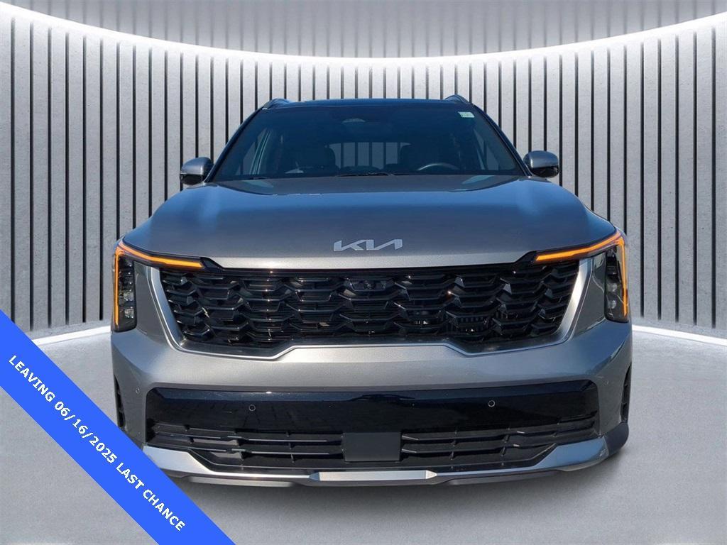 used 2025 Kia Sorento Hybrid car, priced at $40,800