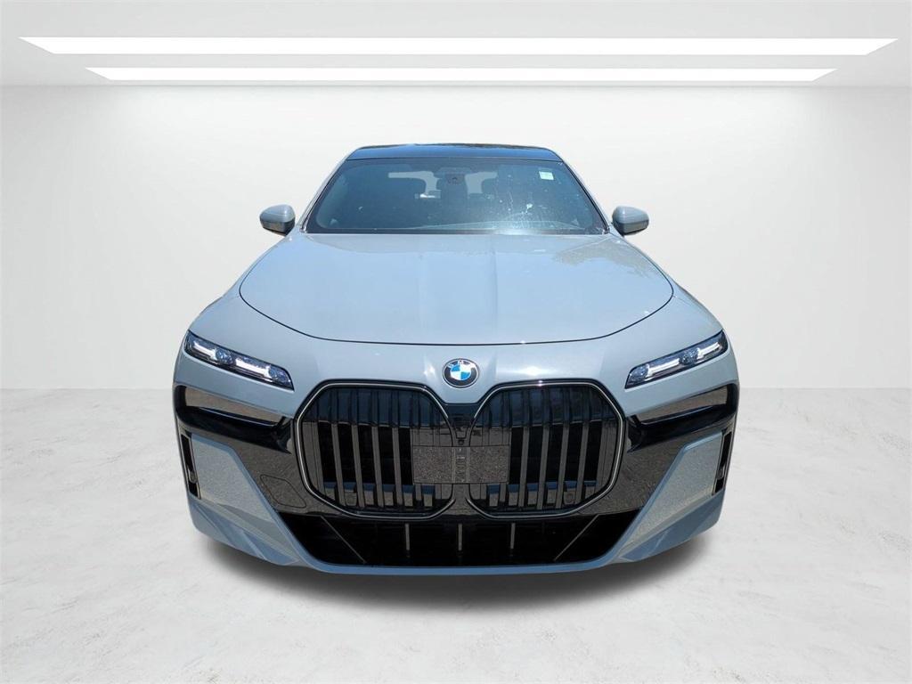 new 2025 BMW 760 car, priced at $132,825