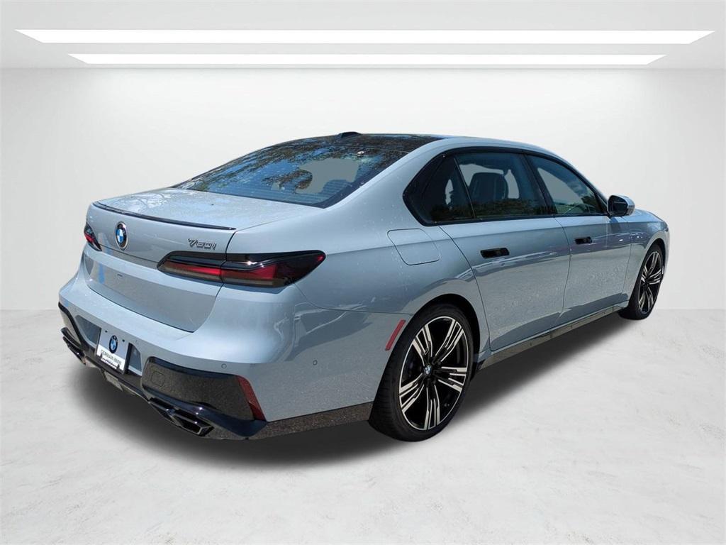 new 2025 BMW 760 car, priced at $132,825