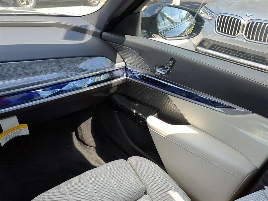 new 2024 BMW 760 car, priced at $128,075