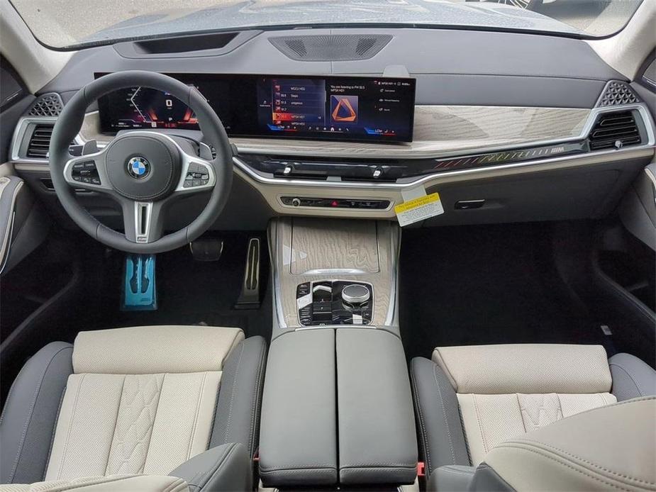 new 2025 BMW X7 car, priced at $128,250