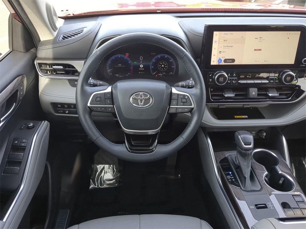 used 2023 Toyota Highlander car, priced at $36,995