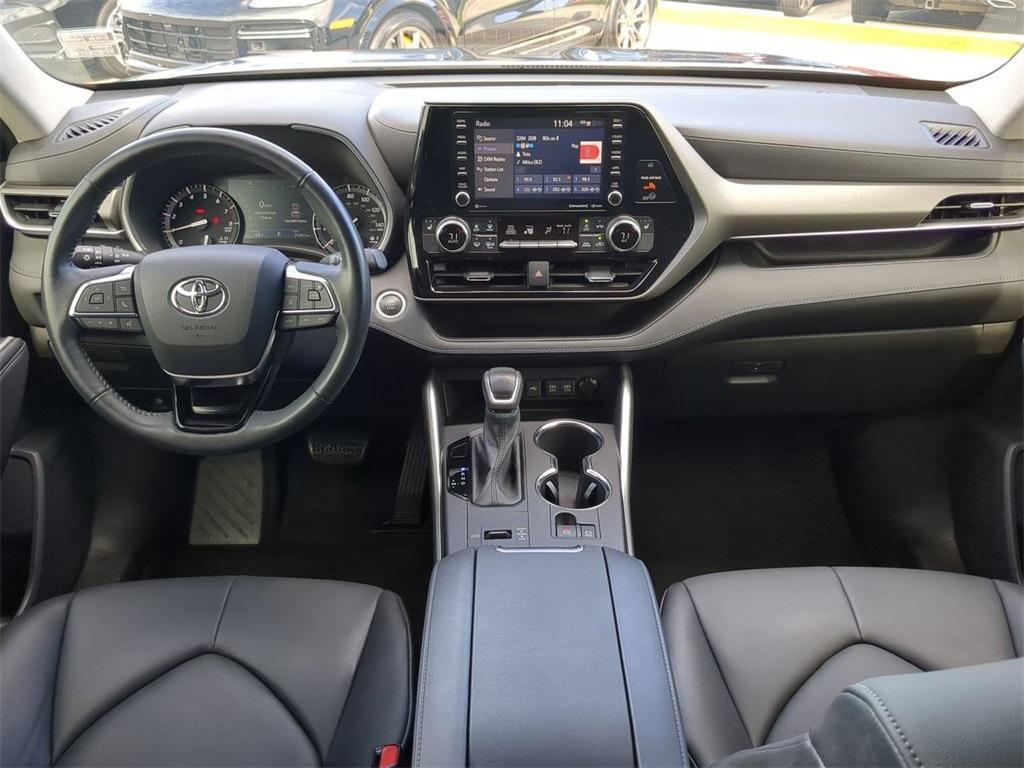 used 2021 Toyota Highlander car, priced at $32,354