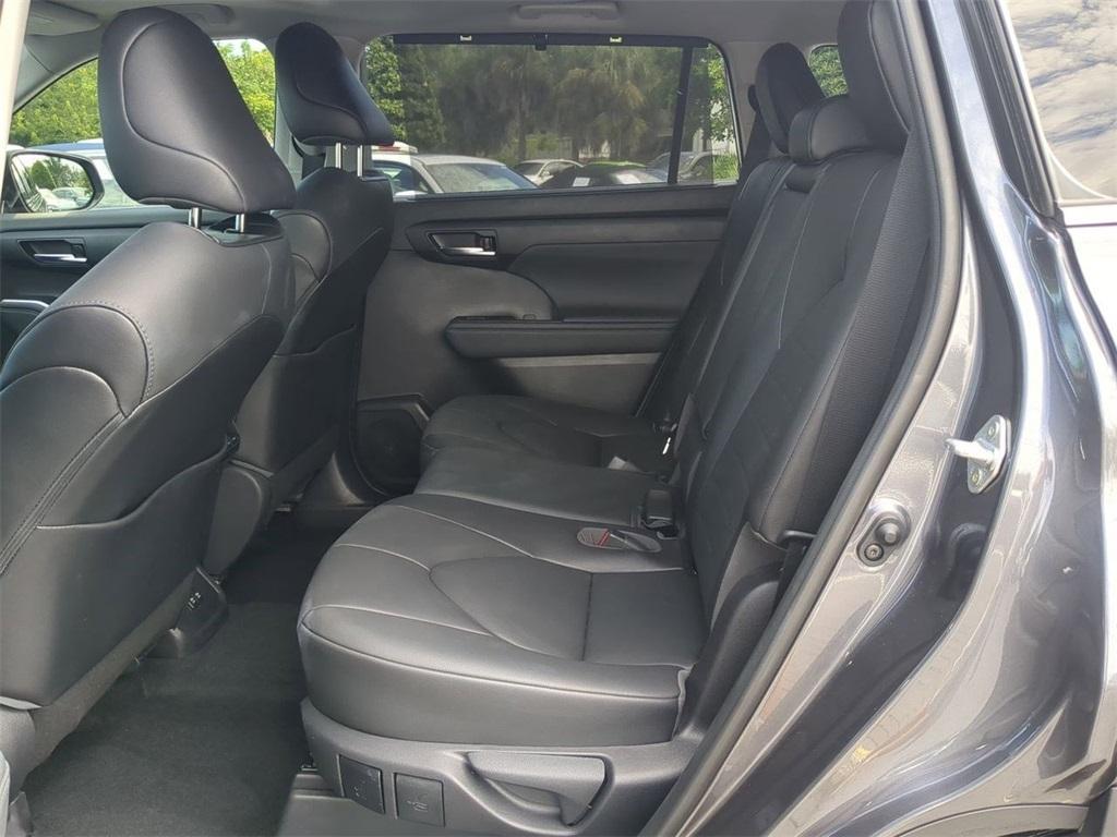 used 2021 Toyota Highlander car, priced at $32,354