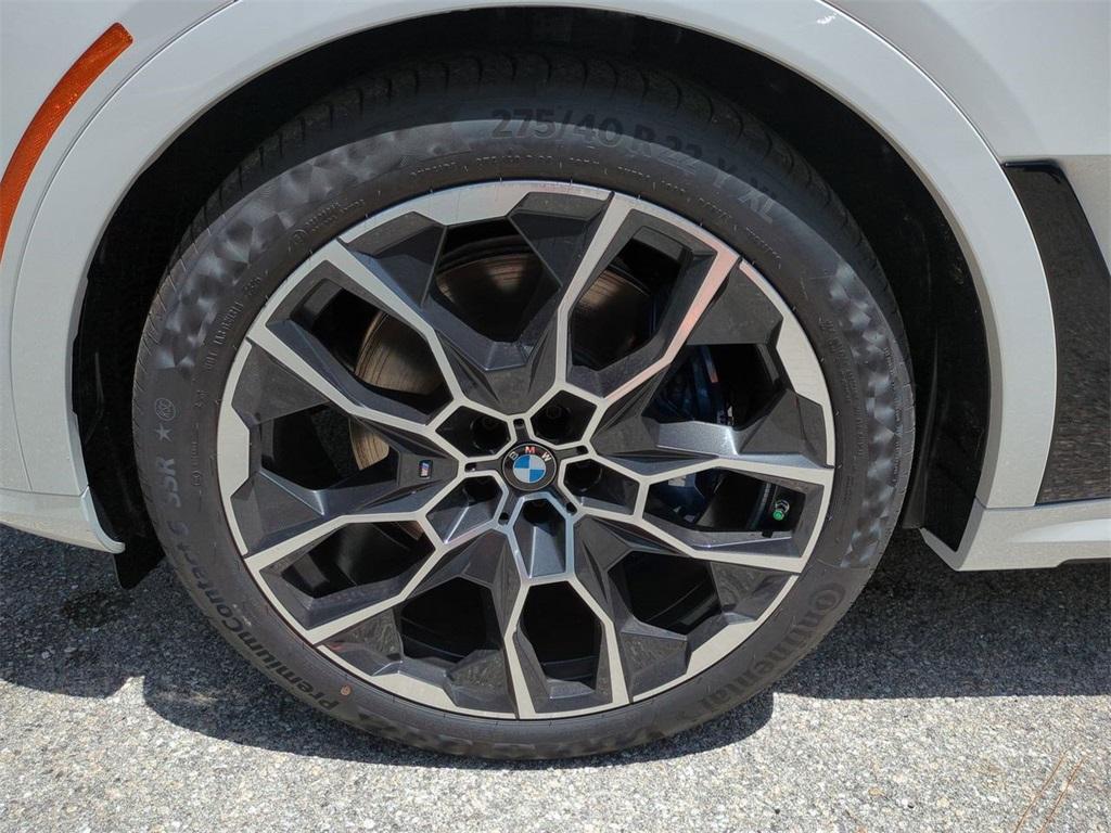 new 2026 BMW X7 car, priced at $100,850