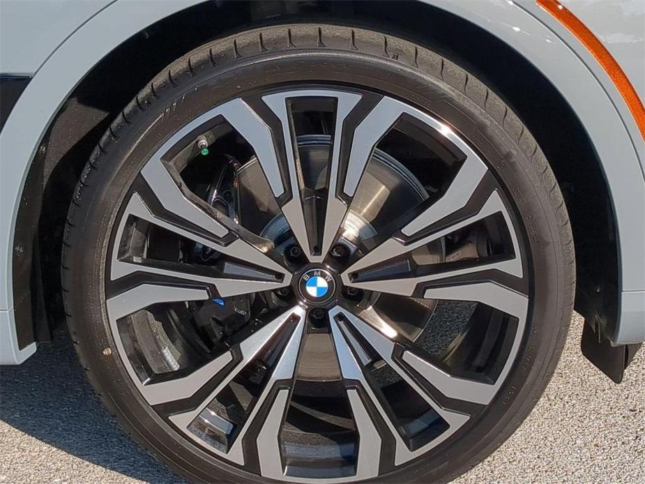 new 2025 BMW X7 car, priced at $121,270