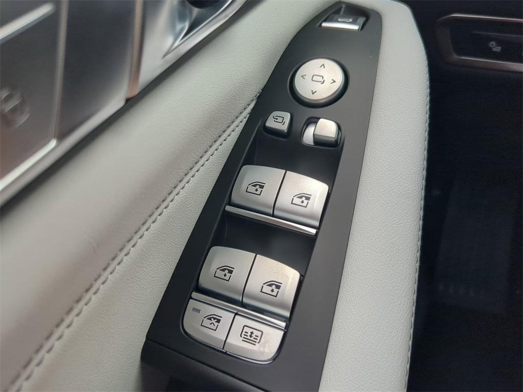 new 2026 BMW X7 car, priced at $96,140