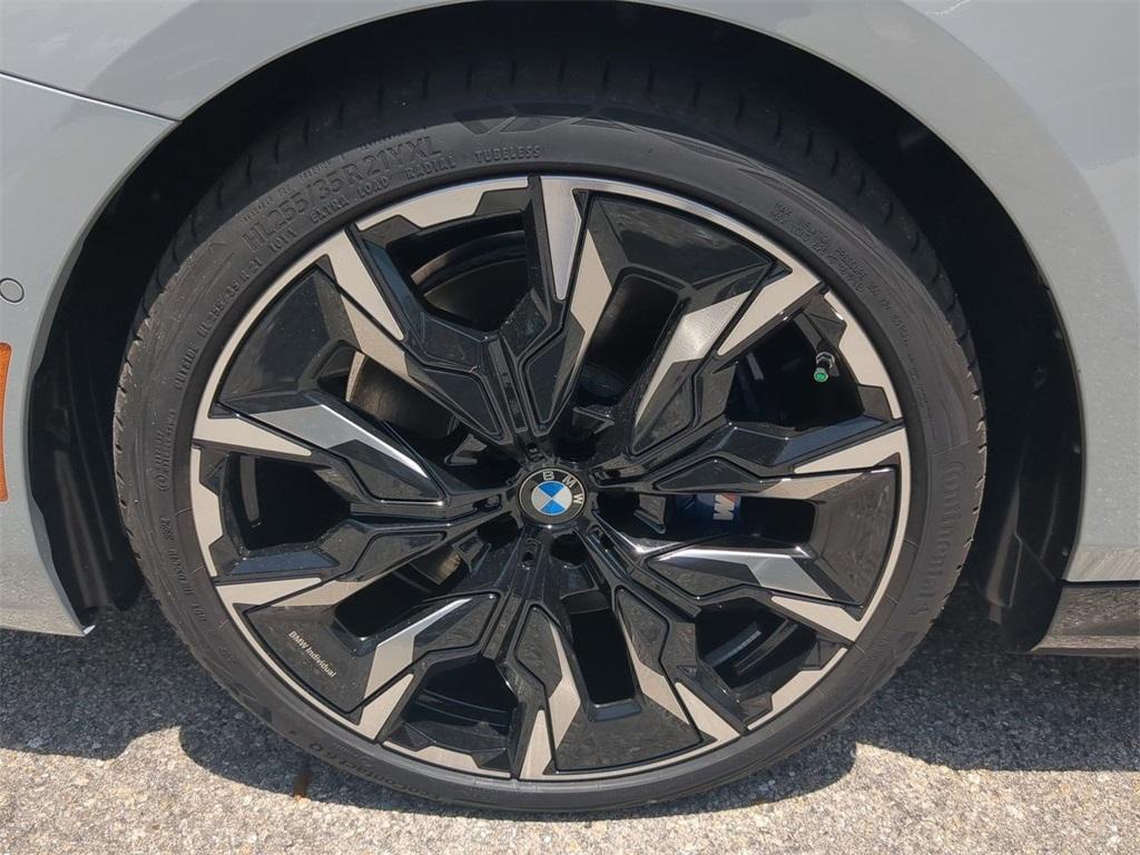 new 2026 BMW 550e car, priced at $85,085