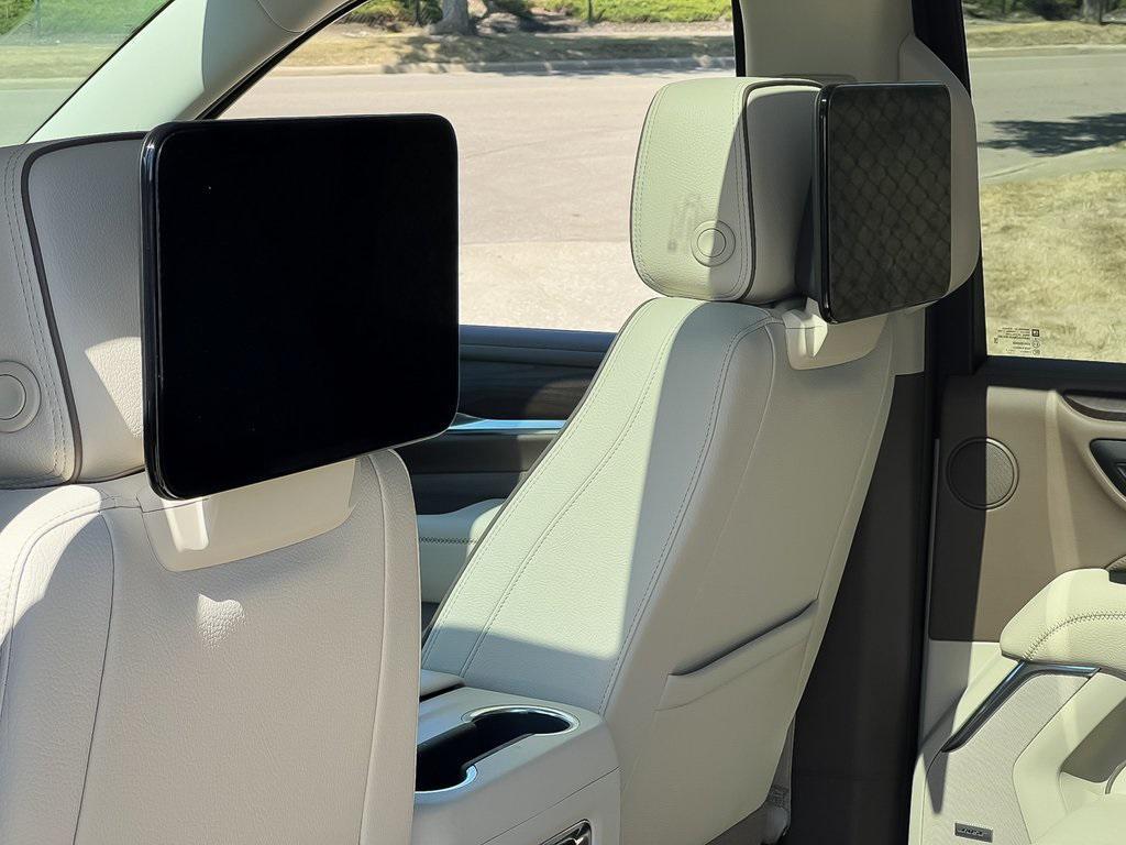 used 2021 GMC Yukon car, priced at $52,444