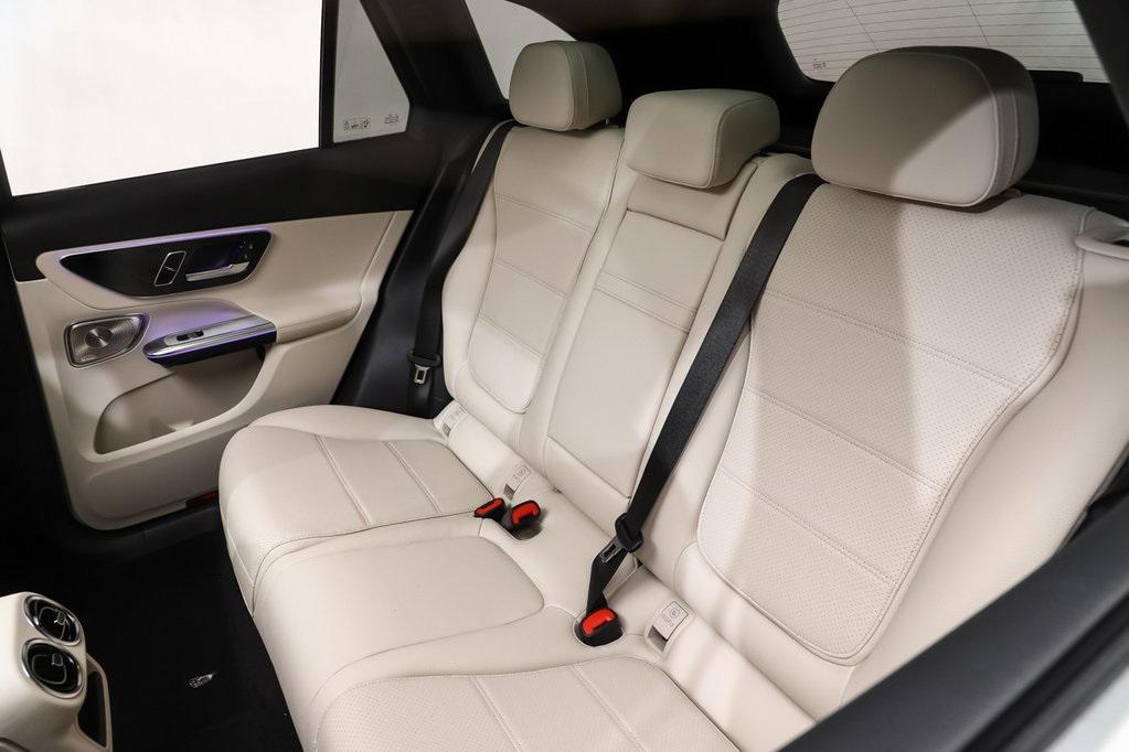 new 2025 Mercedes-Benz GLC 300 car, priced at $55,922