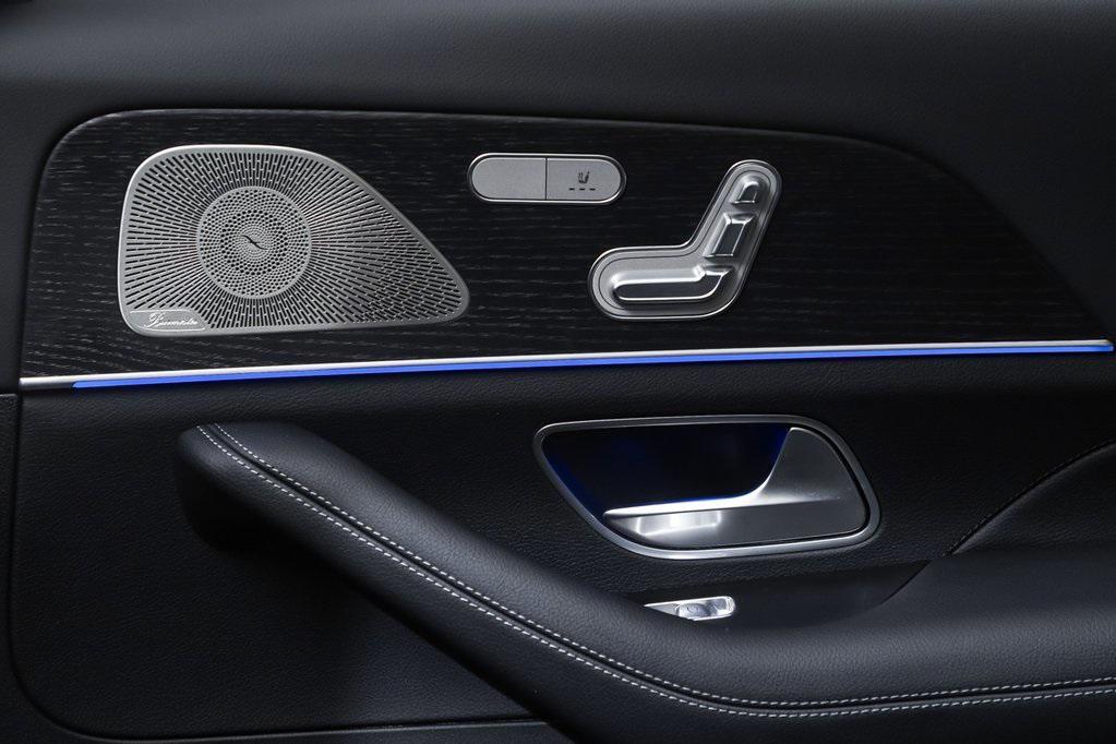 new 2025 Mercedes-Benz GLS 450 car, priced at $96,220