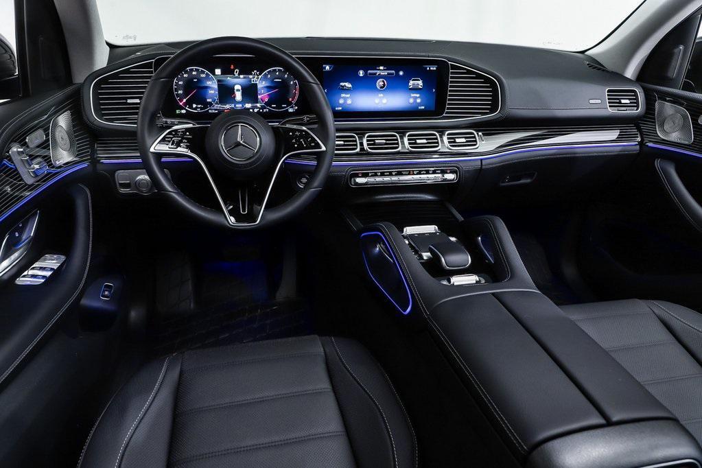 new 2025 Mercedes-Benz GLE 580 car, priced at $98,792