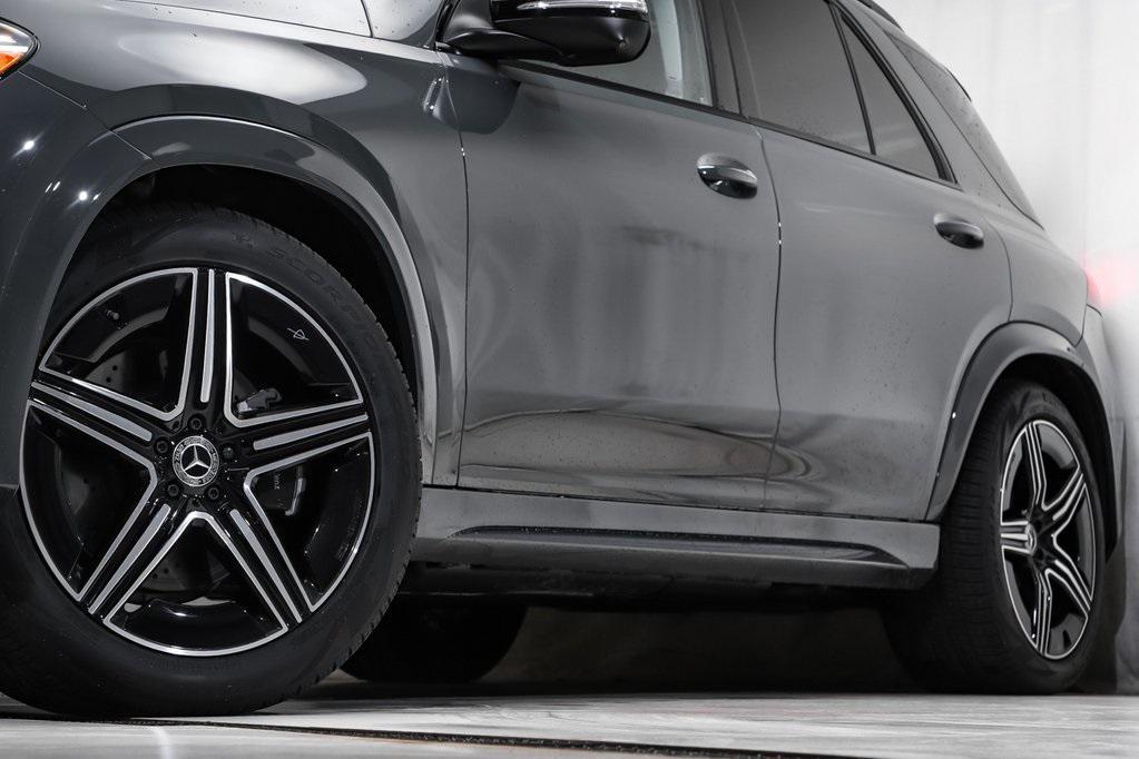 new 2025 Mercedes-Benz GLE 580 car, priced at $98,792