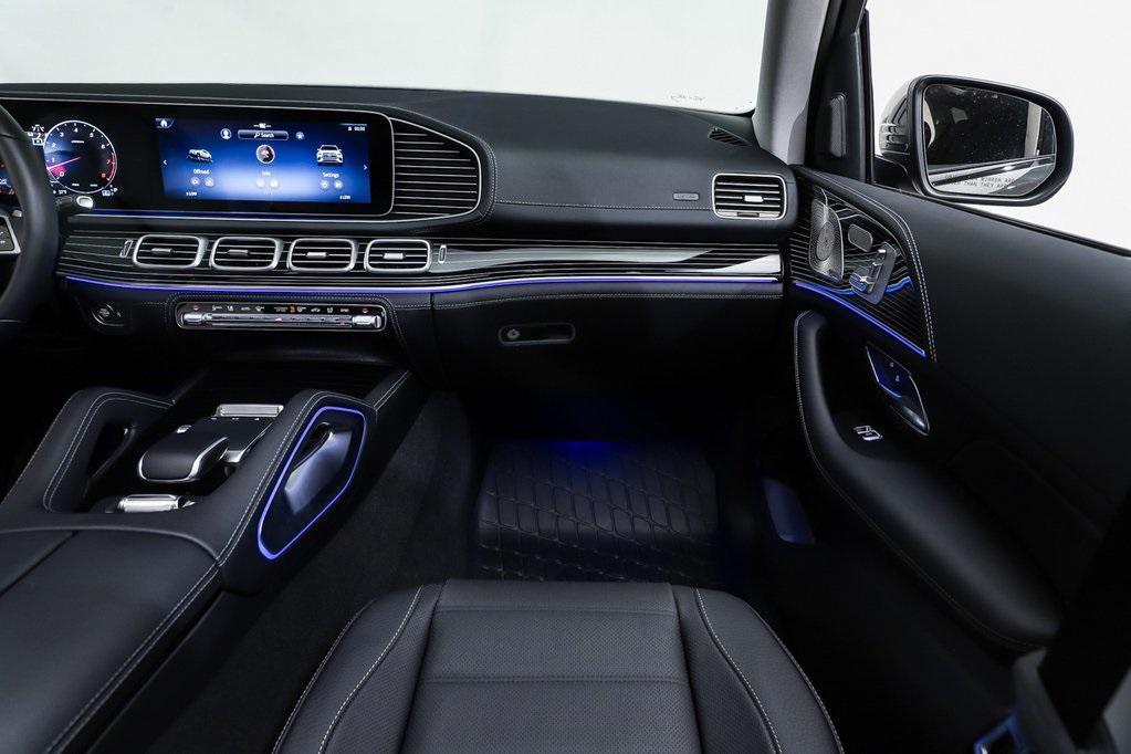 new 2025 Mercedes-Benz GLE 580 car, priced at $98,792