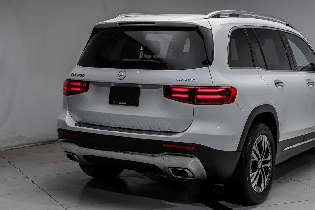 new 2024 Mercedes-Benz GLB 250 car, priced at $43,662
