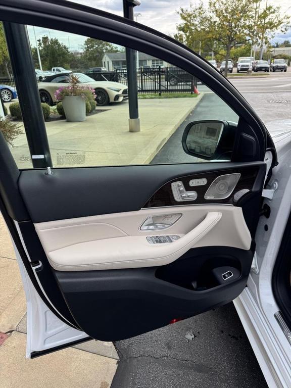 new 2026 Mercedes-Benz GLE 450 car, priced at $88,605