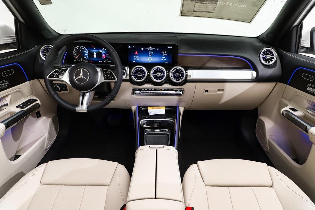 new 2025 Mercedes-Benz GLB 250 car, priced at $49,961