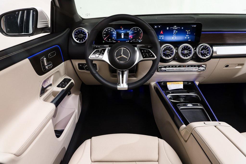 new 2025 Mercedes-Benz GLB 250 car, priced at $49,961