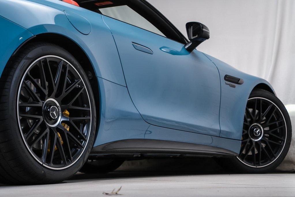 new 2025 Mercedes-Benz AMG SL 55 car, priced at $170,180