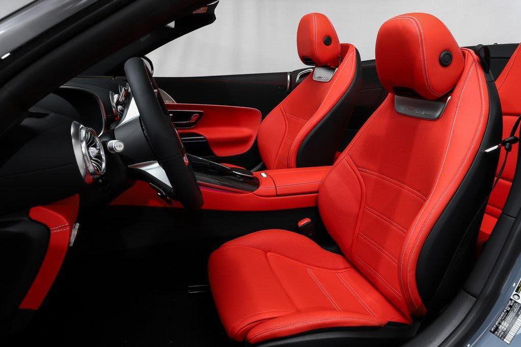 new 2025 Mercedes-Benz AMG SL 55 car, priced at $170,180