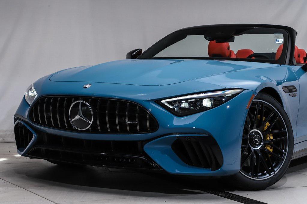 new 2025 Mercedes-Benz AMG SL 55 car, priced at $170,180