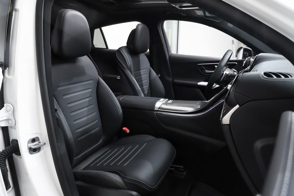 new 2025 Mercedes-Benz GLC 300 car, priced at $60,993