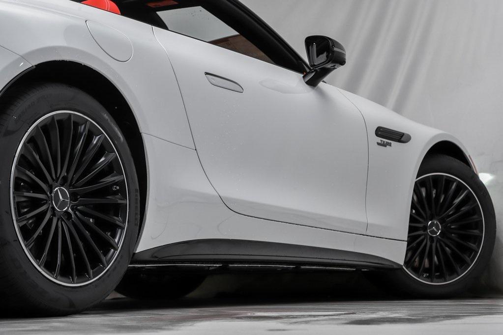 new 2026 Mercedes-Benz AMG SL 43 car, priced at $118,620