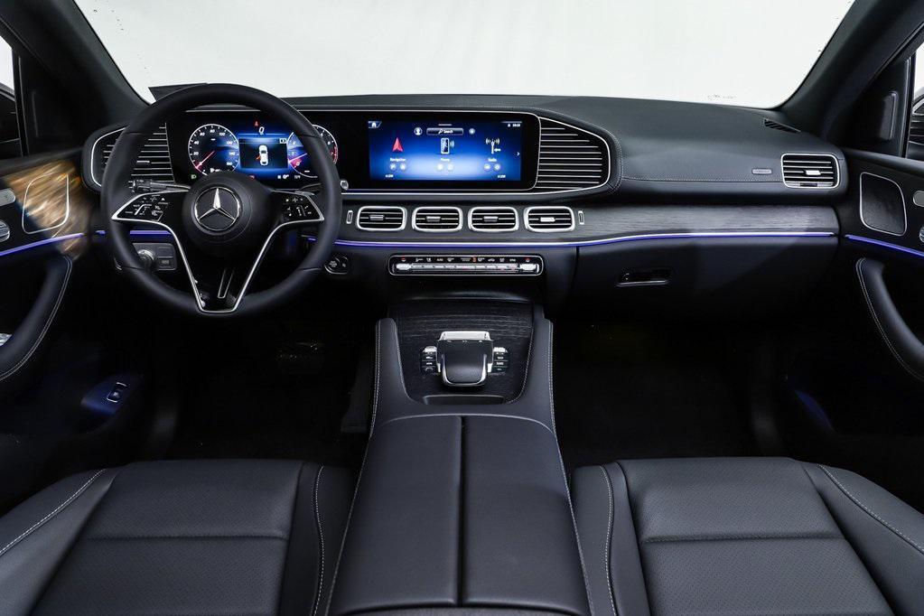 new 2025 Mercedes-Benz GLE 450 car, priced at $71,608