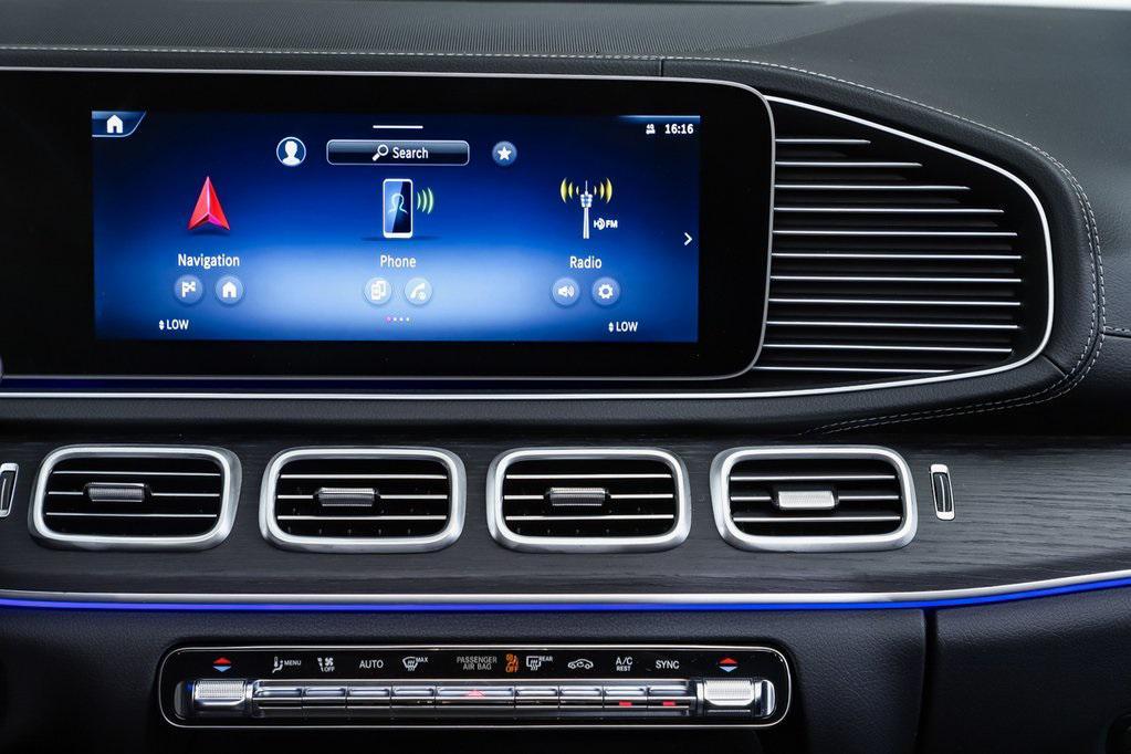 new 2025 Mercedes-Benz GLE 450 car, priced at $71,608