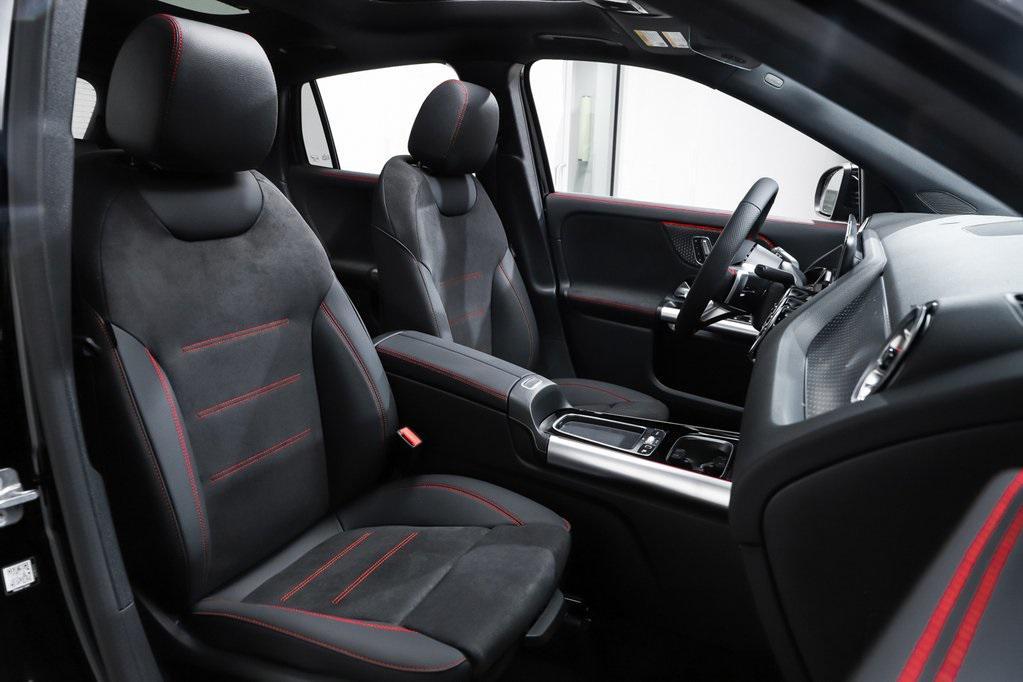 new 2025 Mercedes-Benz GLA 250 car, priced at $48,652