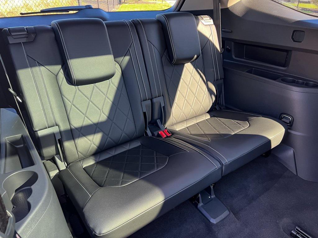 used 2025 Volkswagen Atlas car, priced at $47,555