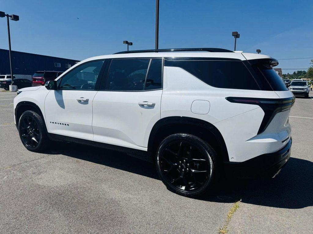 used 2024 Chevrolet Traverse car, priced at $48,701