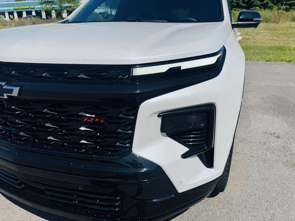 used 2024 Chevrolet Traverse car, priced at $48,701