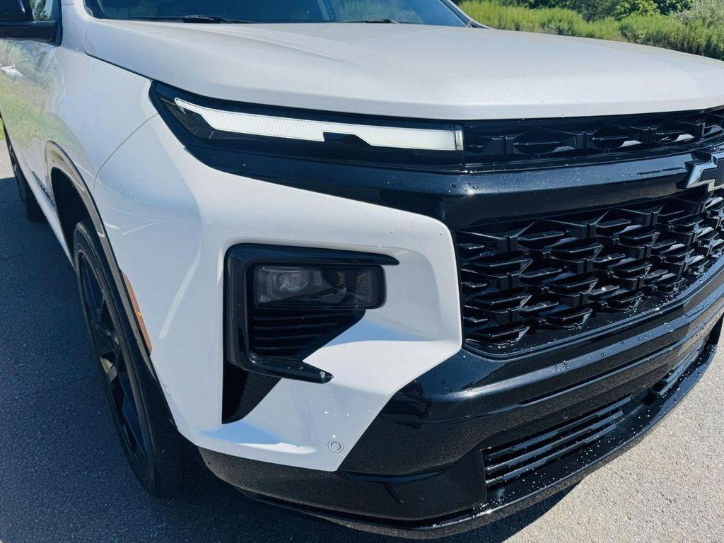 used 2024 Chevrolet Traverse car, priced at $48,701