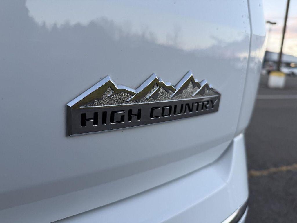 used 2018 Chevrolet Traverse car, priced at $27,898