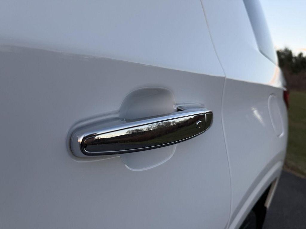 used 2018 Chevrolet Traverse car, priced at $27,898