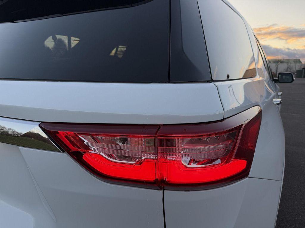 used 2018 Chevrolet Traverse car, priced at $27,898