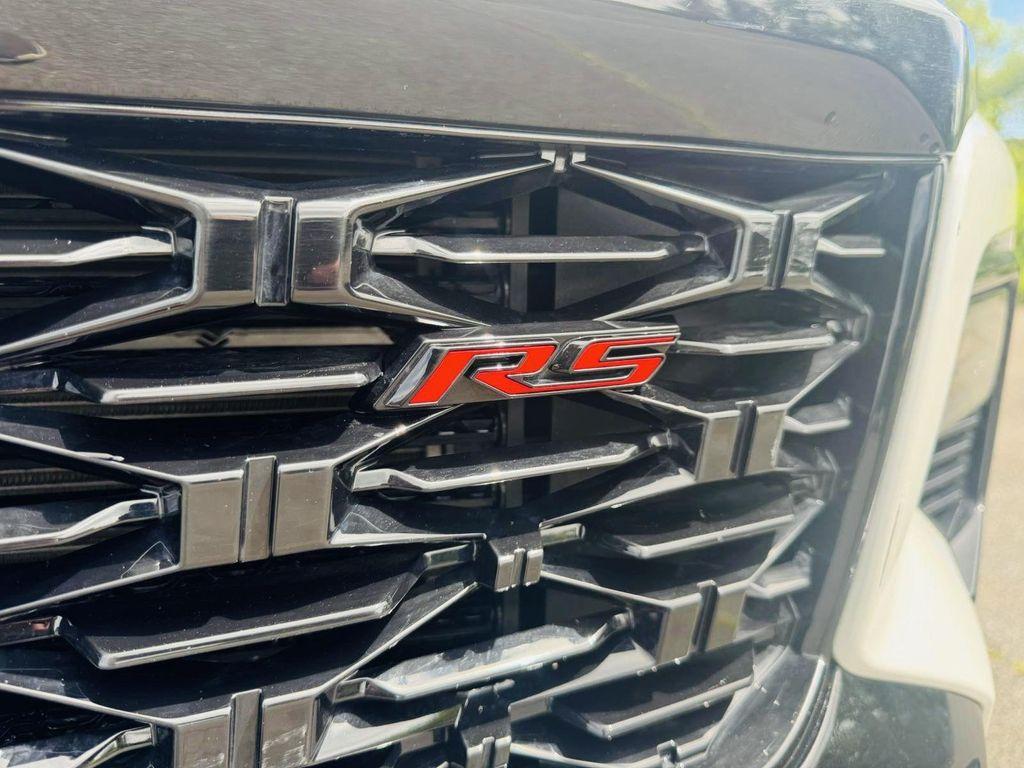 used 2024 Chevrolet Traverse car, priced at $53,396