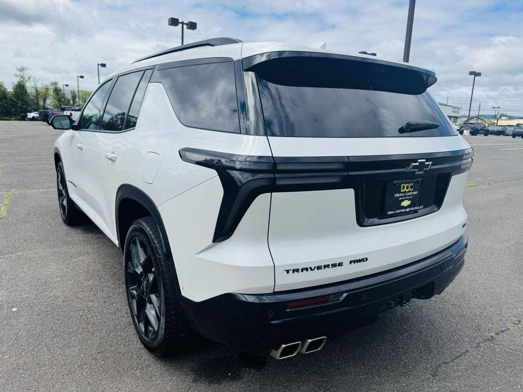 used 2024 Chevrolet Traverse car, priced at $53,396