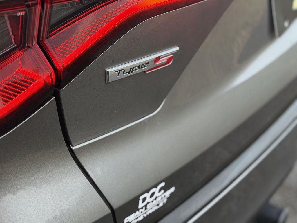 used 2022 Acura MDX car, priced at $48,397