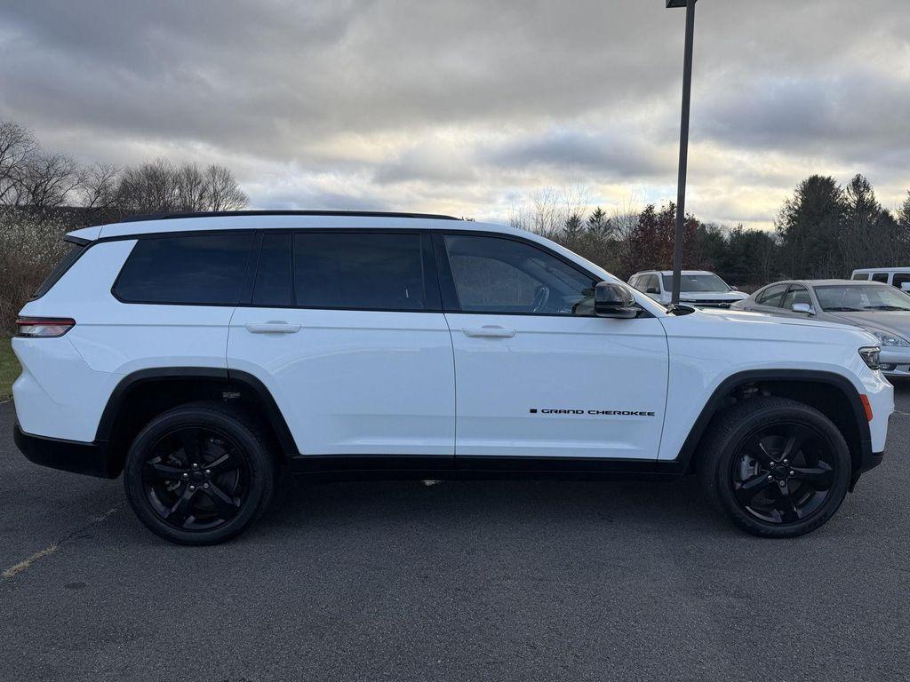 used 2022 Jeep Grand Cherokee L car, priced at $31,498