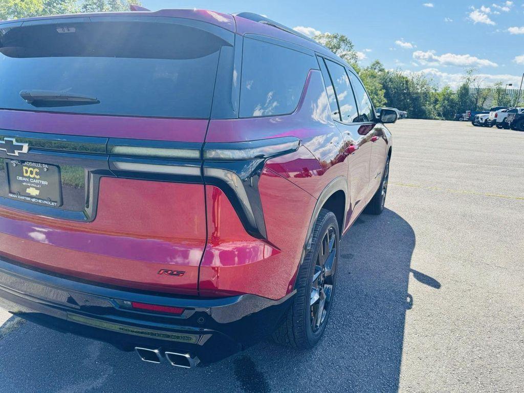 used 2024 Chevrolet Traverse car, priced at $52,696